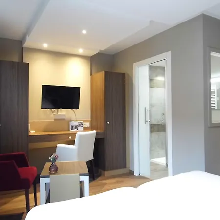Les Bergeronnettes Hotel 3*