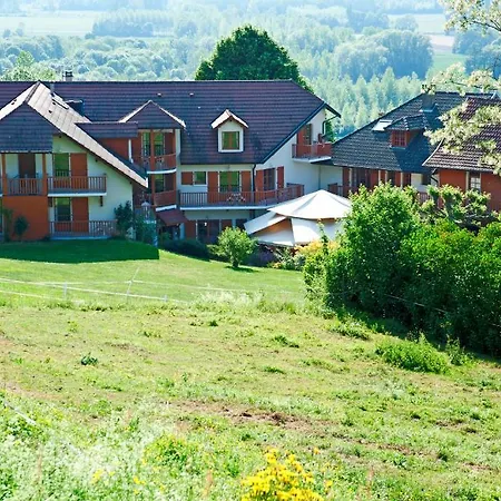 Les Bergeronnettes Otel